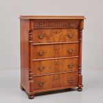 1047 1411 CHEST OF DRAWERS